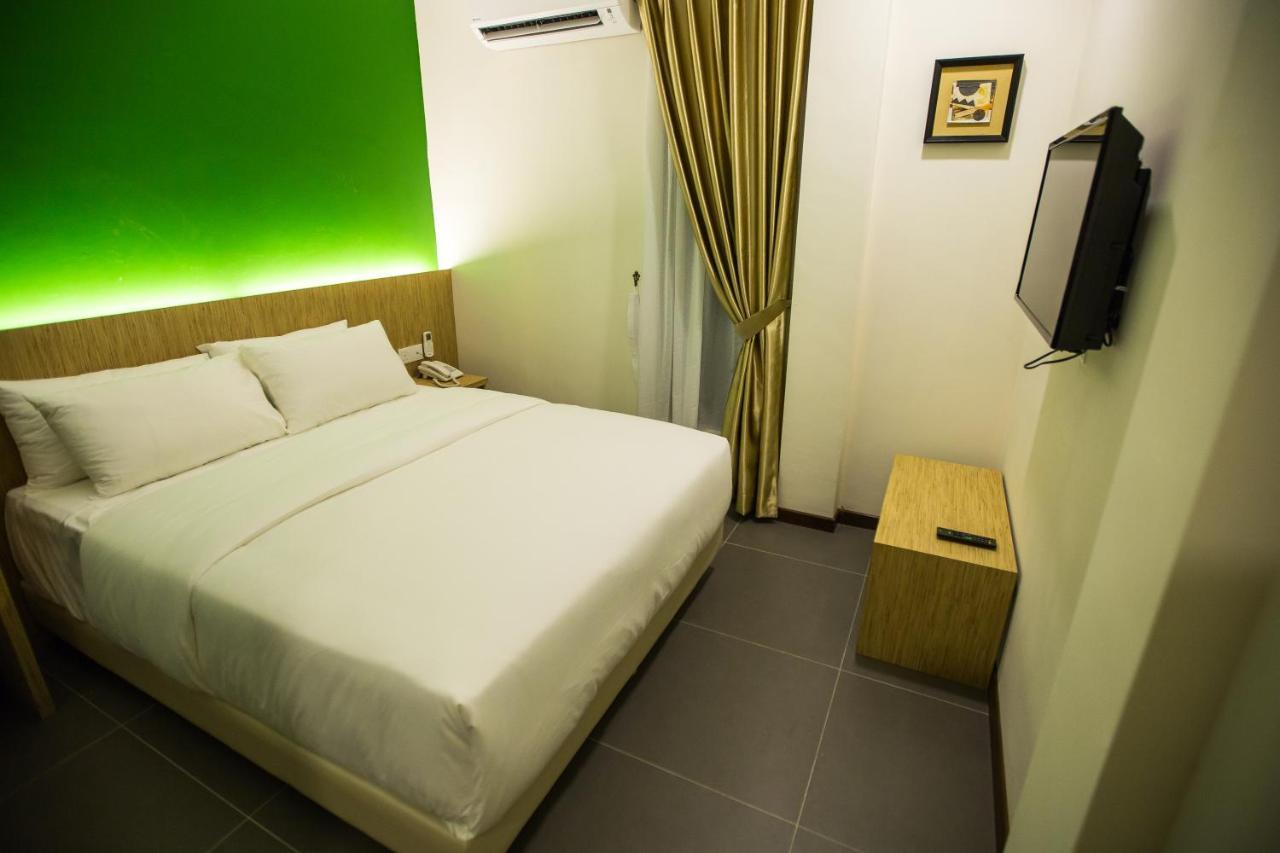 Rs Boutique Hotel Keluang Ngoại thất bức ảnh